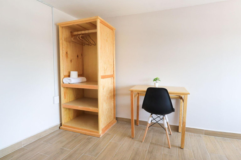 Room 5, Colmena Monterrey, Mexico City