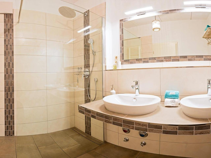Bathroom, Hof Gut Jesteburg, Harburg