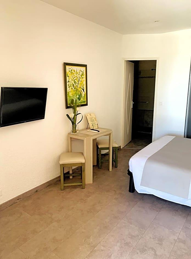 Room 2, Hv Tel Beau Soleil, Var