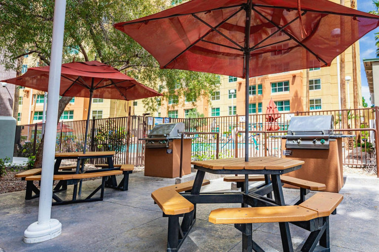 Food & Drinks, The Grandview at Las Vegas, Clark