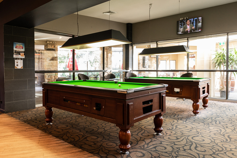 Bar 4, Sphinx Hotel, Corio - Inner