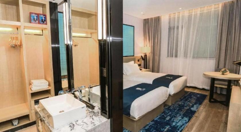 Bedroom 2, Echarm Hotel Hefei South Railway Station Qiupuhe Road Metro Station, Hefei