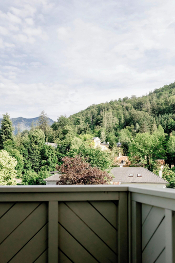 Exterior & Views 2, Boutiquehotel Hubertushof, Gmunden