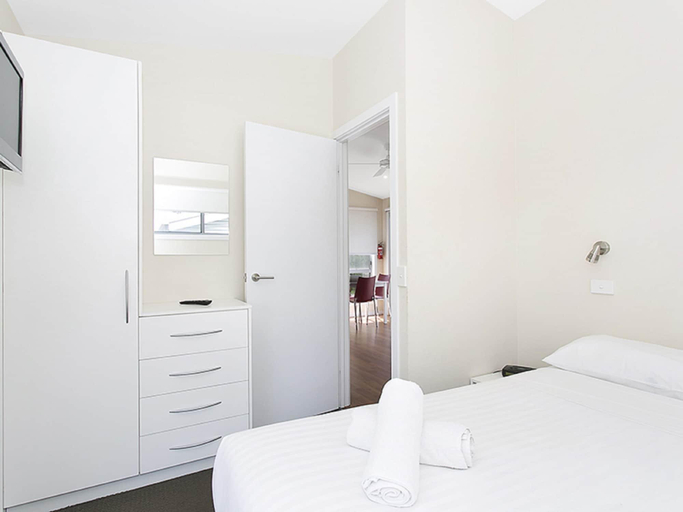 Room 5, Portland Holiday Village, Glenelg - Portland