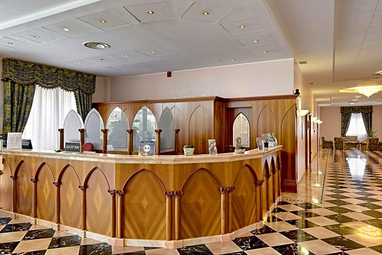 Business Facilities 1, Centro Di Spiritualitv Padre Pio, Foggia