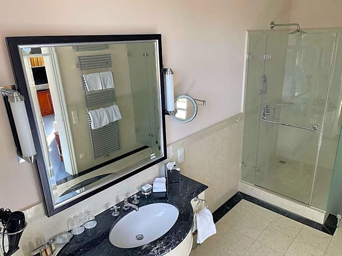 Bathroom, Schloss Neutrauchburg, Ravensburg