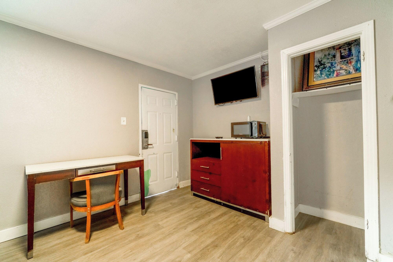 Room 2, Alamo Oasis Inn and Suites By OYO San Antonio, Bexar