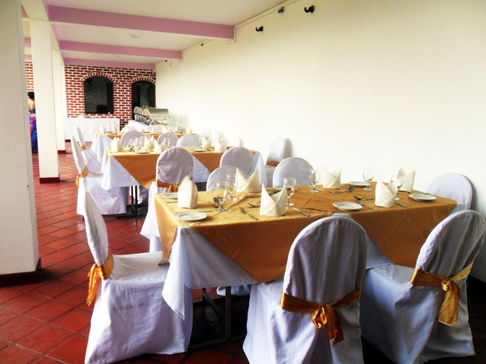 Food & Drinks 5, Mahaweli Regent Hotel, K.F.G. & G. Korale