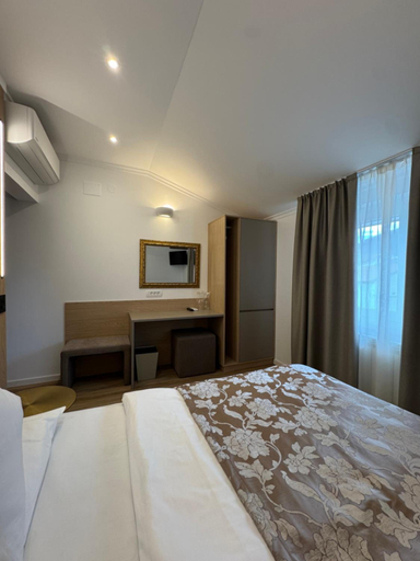 Bedroom 3, Hotel Grahor Depandance, Sežana