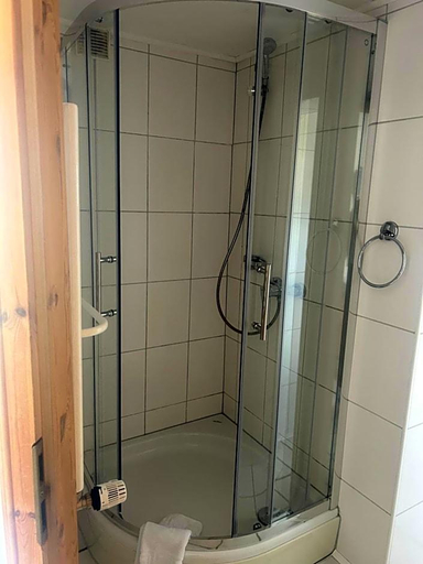 Bathroom 4, Gasthof Zur Post, Siegen-Wittgenstein