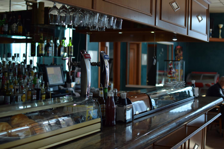 Food & Drinks 1, Hotel Los Leones El Mas Cercano A Warner, Madrid