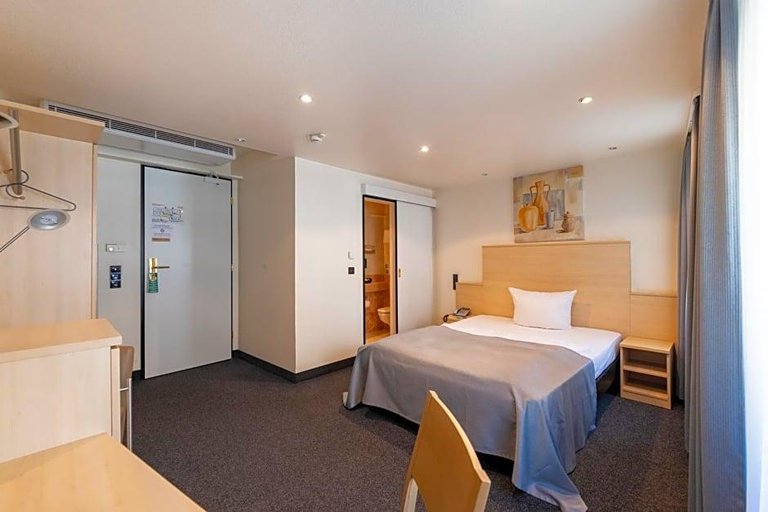 Bedroom 2, Hotel Ross, Schweinfurt