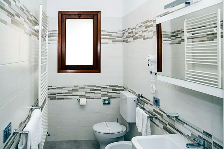 Bathroom 5, Albergo Ridente, Venezia