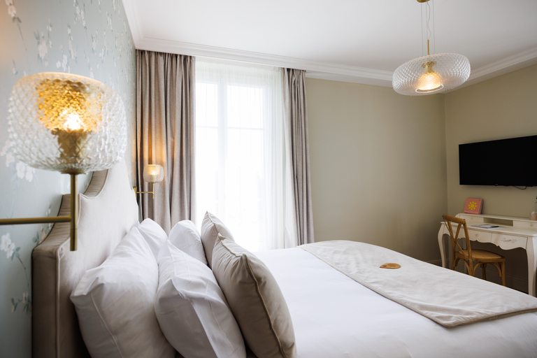 Room 5, Villa Edmond - Maison Blanche Bièvres, Essonne