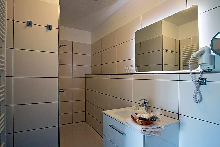 Bathroom 4, Gasthof Lafrenz, Rendsburg-Eckernförde