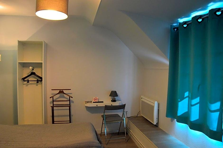 Bedroom 5, L Annexe, Orne