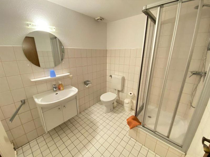 Bathroom 4, Gasthaus Dernedde, Osterode am Harz