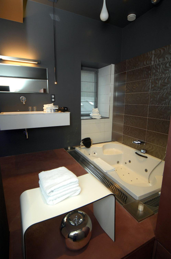 Bathroom 4, Hotel Saint Amour, Luxembourg