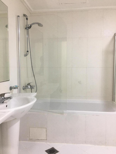 Bathroom 4, Marina Tower, Manama