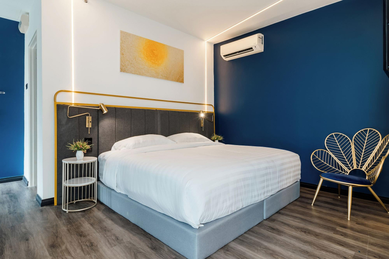 Room 5, Regatta Suites, Kuching