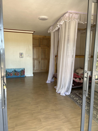 Room 4, Ridgeway Victoria, Entebbe