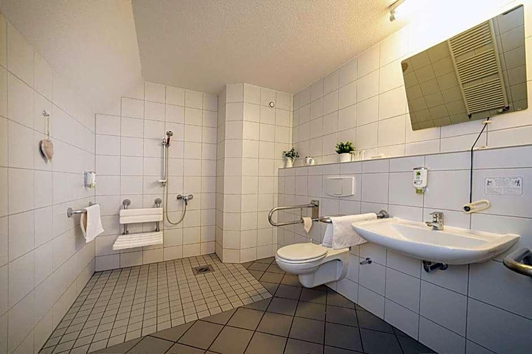 Bathroom 4, Hotel Stadt Spremberg, Spree-Neiße