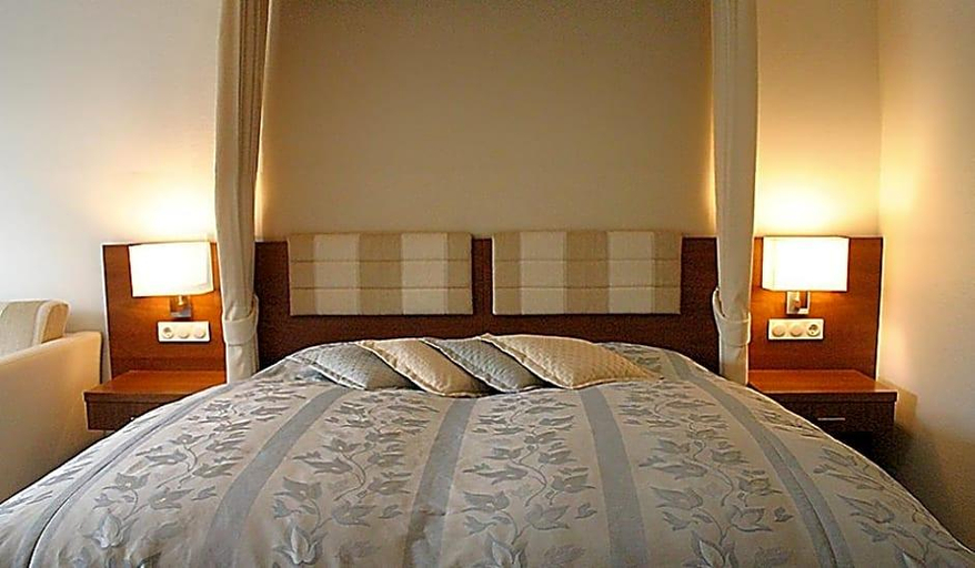 Bedroom 3, Hotel Driland, Borken