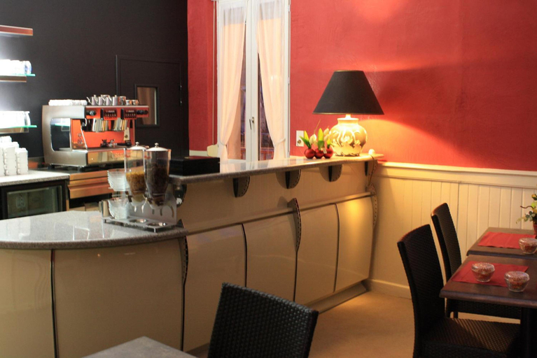 Food & Drinks 5, Hotel Du Touring, Lot