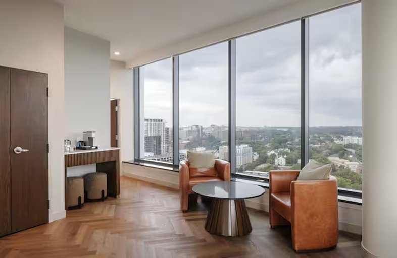 Bedroom 3, Hilton Arlington Rosslyn The Key, Arlington