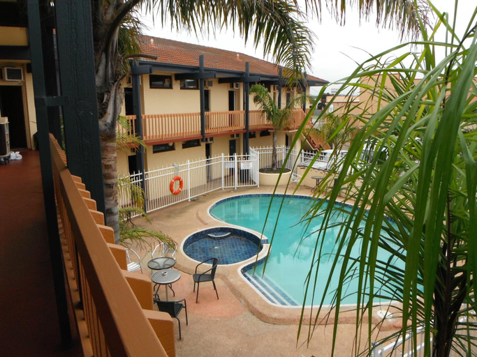 Sport & Beauty 1, The Central Hotel Motel Lakes Entrance, E. Gippsland - Bairnsdale