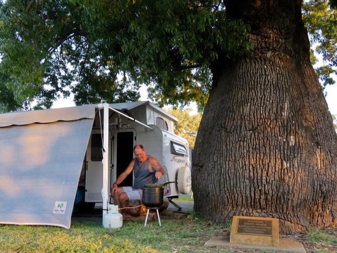 Exterior & Views 2, Tambo Mill Motel & Caravan Park, Tambo