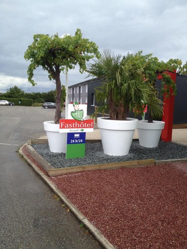 Exterior & Views 2, Fasthotel Laval, Mayenne