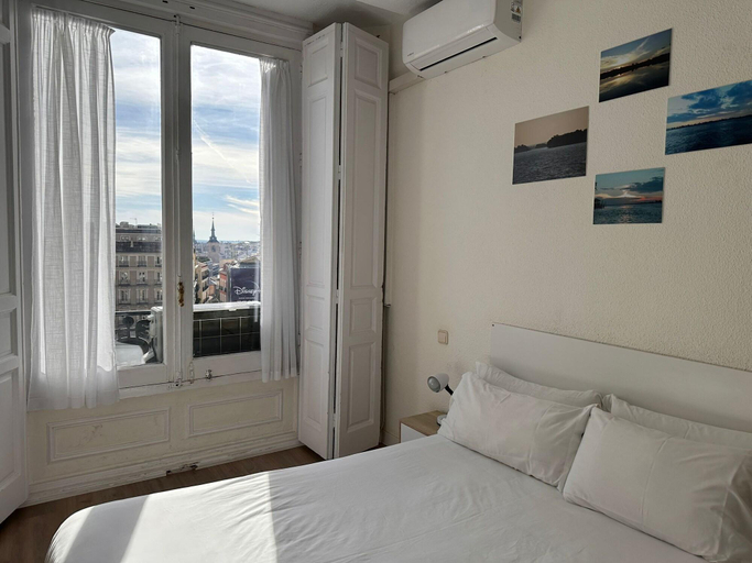 Room 2, Ã‰xito En Madrid, Madrid