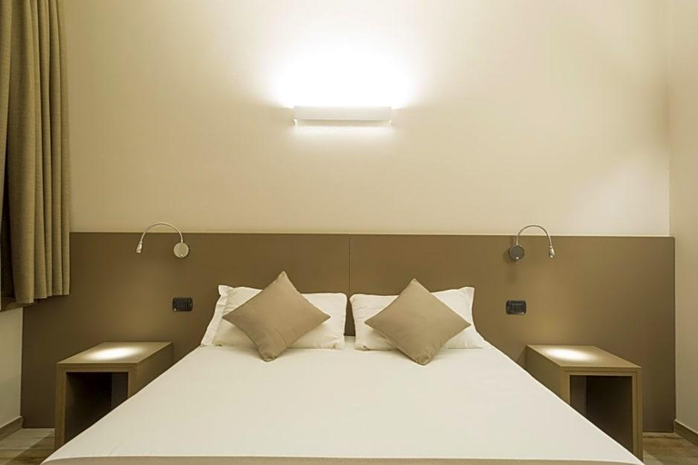 Bedroom 3, Hotel Baia Di Parv©, Lecco