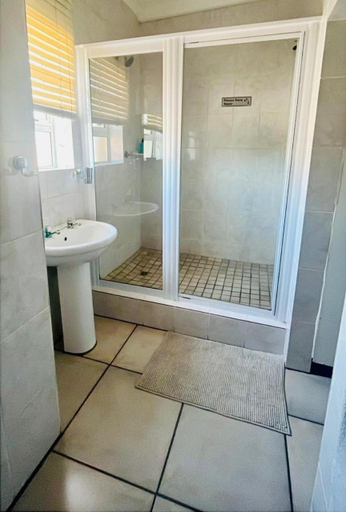 Bathroom, Sunset Boulevard Riverlodge, Cape Winelands