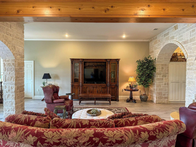 Public Area 3, Bliss On The River, Llano