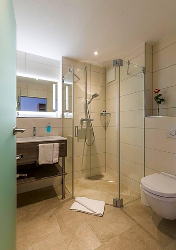 Bathroom 5, Hotel Hirsch, Böblingen