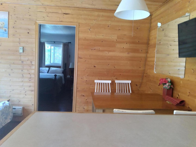 Others, Dolphin Motel, Alberni-Clayoquot
