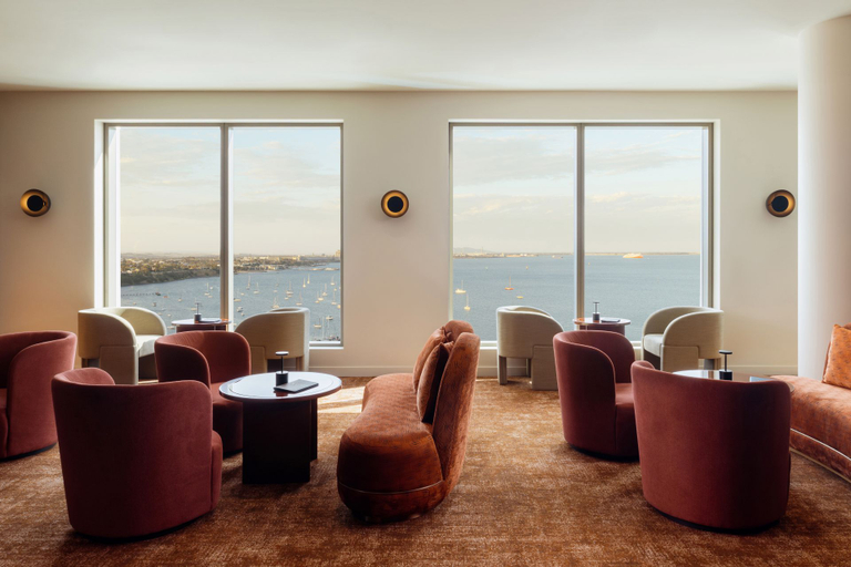 Bar 3, Crowne Plaza Geelong , Geelong