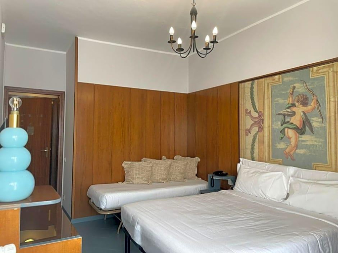 Bedroom 3, Hotel La Bussola, Varese