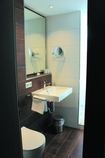 Bathroom 3, Hotel An Der Linde, Heilbronn