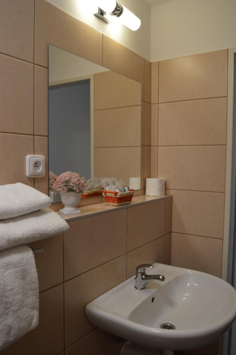 Bathroom 3, Hotel Aréna, Praha 8