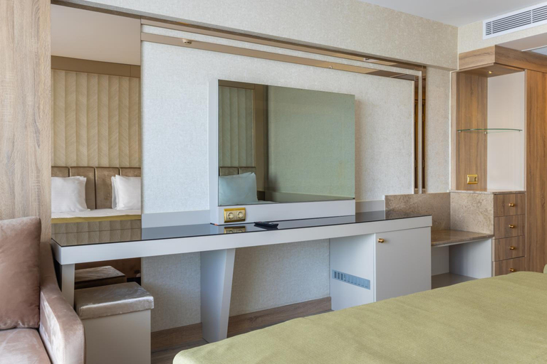 Bedroom 3, Belenli Resort Hotel, Serik