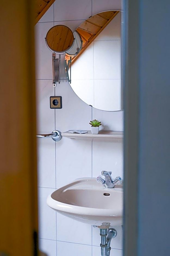Bathroom 3, Hotel Restaurant Biesenbach, Oberbergischer Kreis