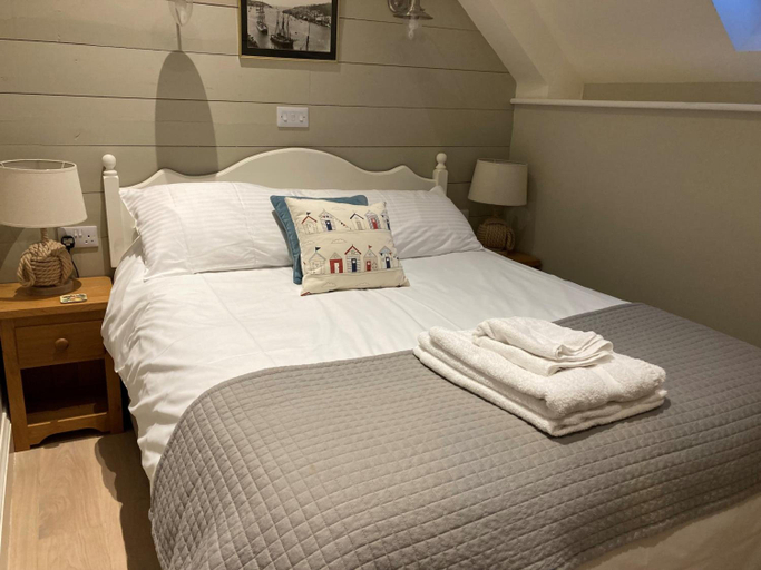 Bedroom 1, The Galleon Inn, Cornwall
