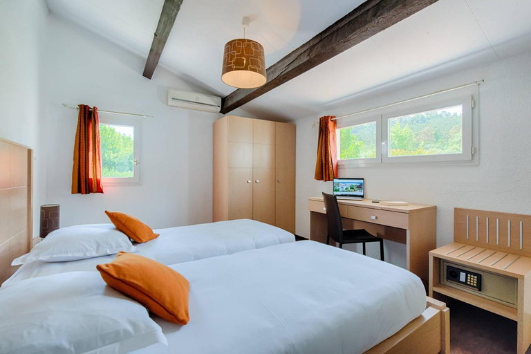 Bedroom 2, Comfort Aparthotel Mandelieu la Napoule Village, Alpes-Maritimes