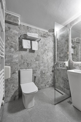 Bathroom 4, Iris Hotel, Central Macedonia