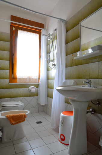 Bathroom 3, Aurora Residence, Ravenna