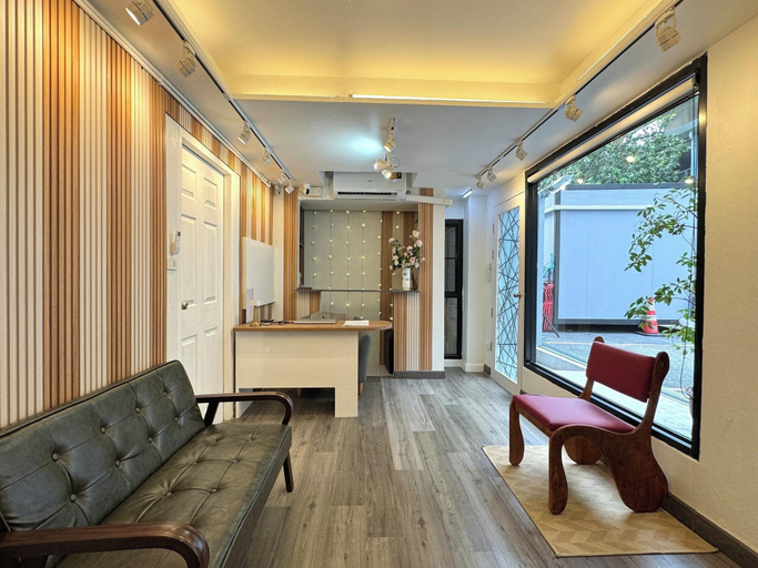 Public Area 4, AVALAN, Ratchathewi