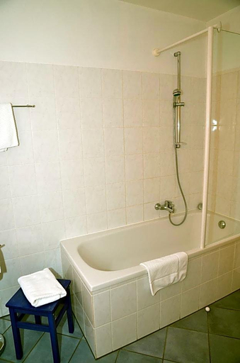 Bathroom 4, Landhotel Gemeindeschv Nke, Werra-Meißner-Kreis